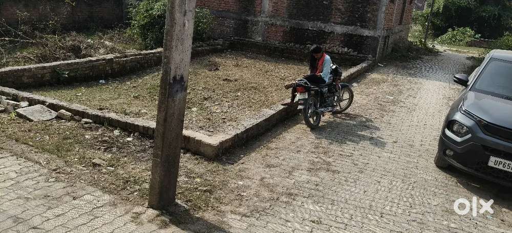 700 sqft plot matra 40 lakhe