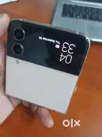 Z Flip 4  8/256  Genuine Sealed
