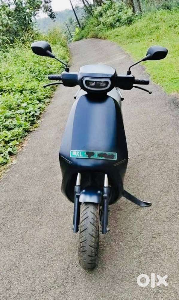 2024 last model ola s1 air Neat use only 6100 km single owner