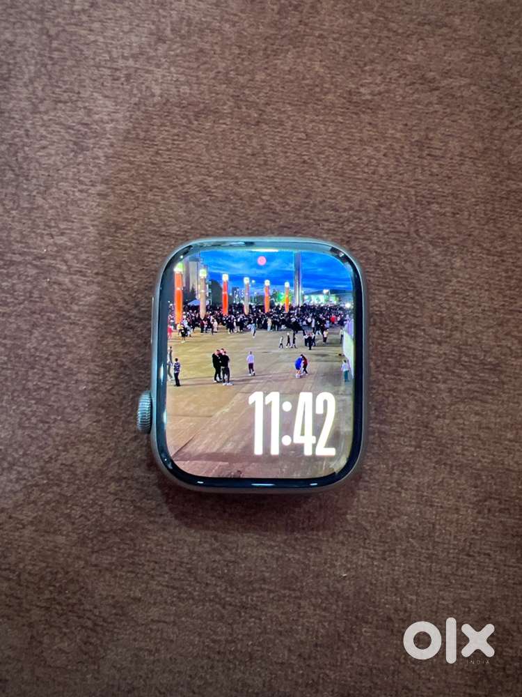 Apple watch 7 45mm LTE Sapphire Crystal screen and titanium build