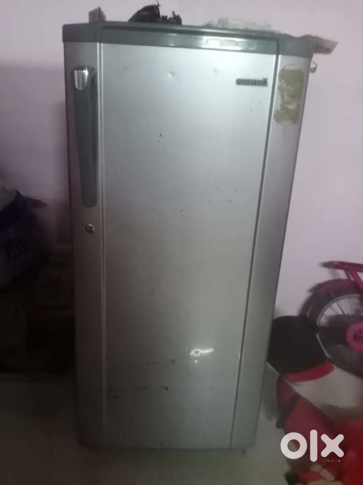 Croma Refregirator 180 Litre