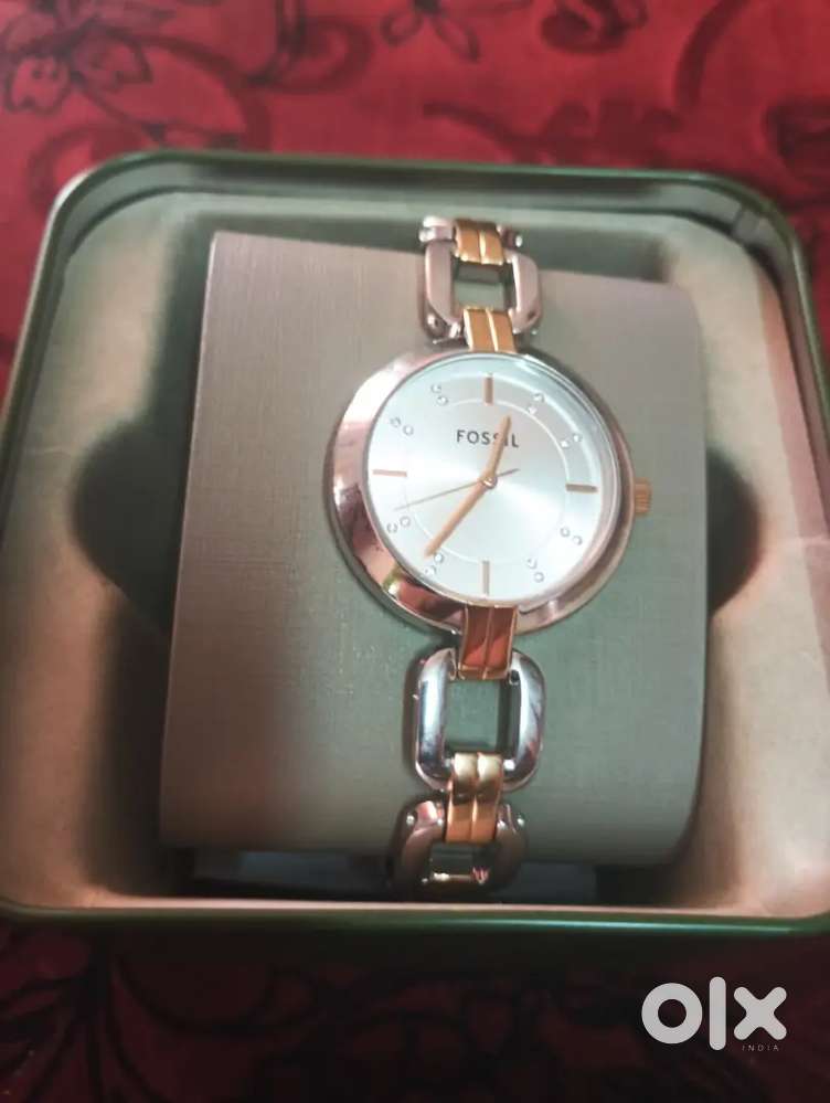 1 month use Fossil Watch with box and bill , guarantee card