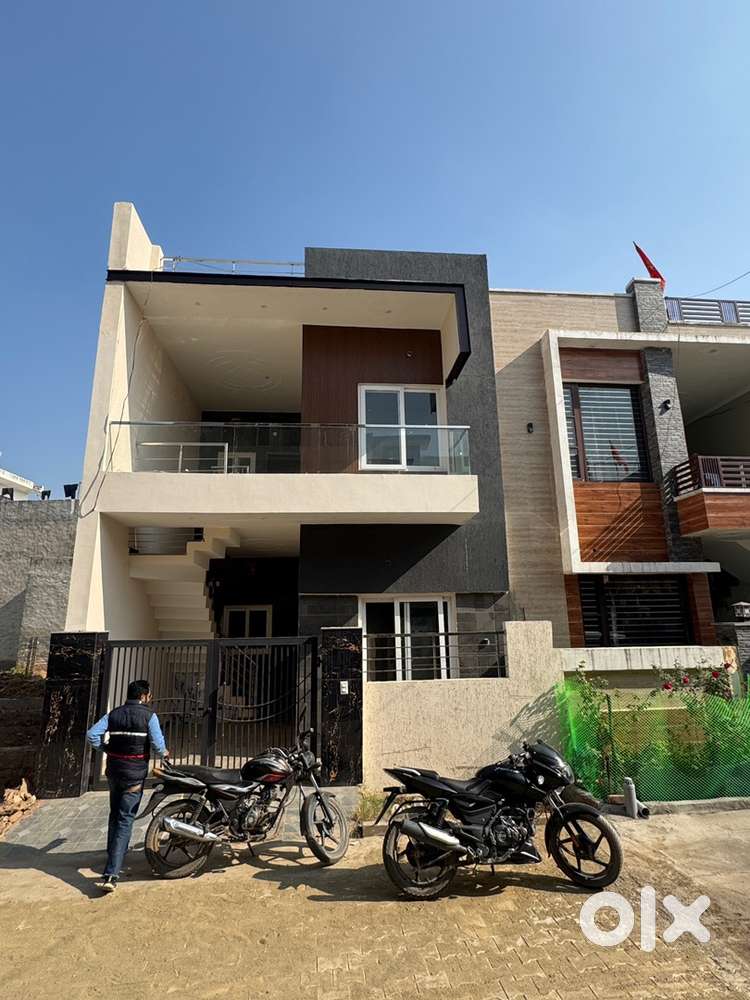 Kothi 100 Gajj 3bhk. Randhawa road kharar