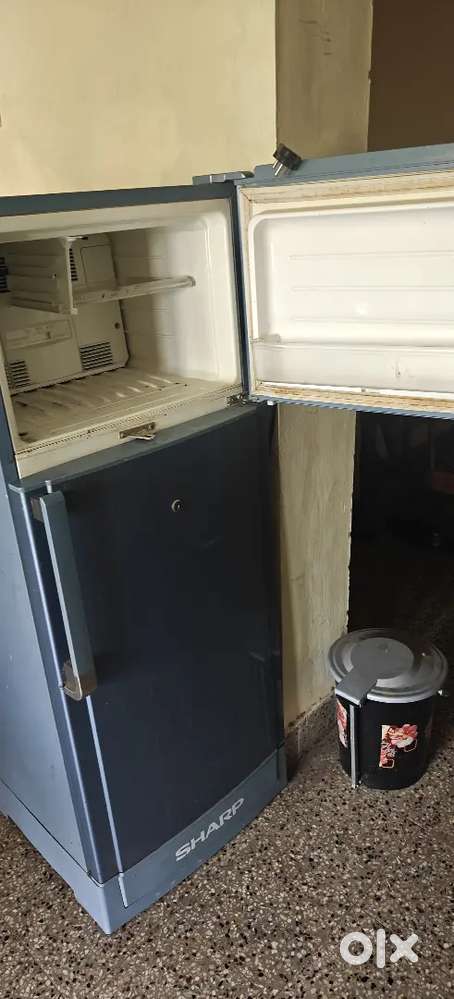 Sharp refrigerator double door