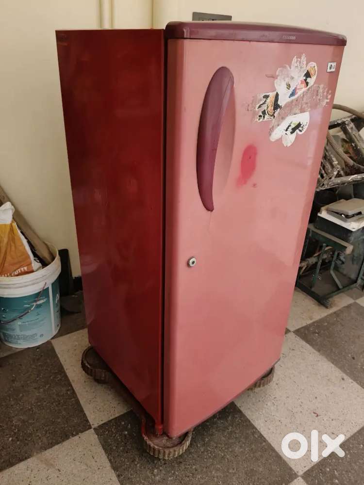 Rs, 5000/- Only LG Refrigerator 175 liter Good Running condition