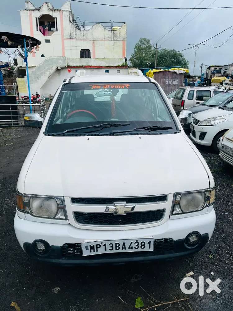 Chevrolet Tavera 2015 well maintained