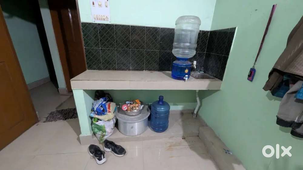 नोनभेज मना है लेकिन विजली पानी चोबीस घन्टा है