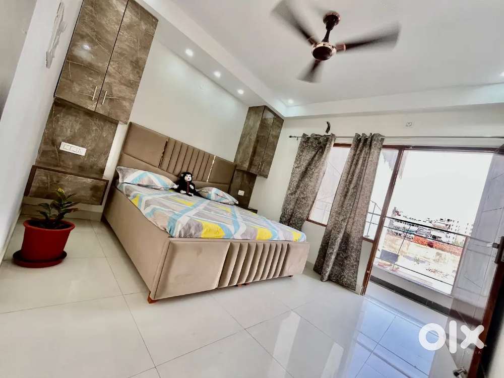 Dual Door Entry 152 Gaj 3 Bhk Greenery Facing Flat 
Near Sec 20 Panchk