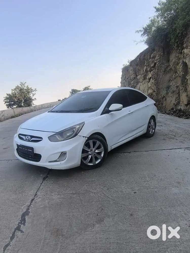 Hyundai Verna 2011