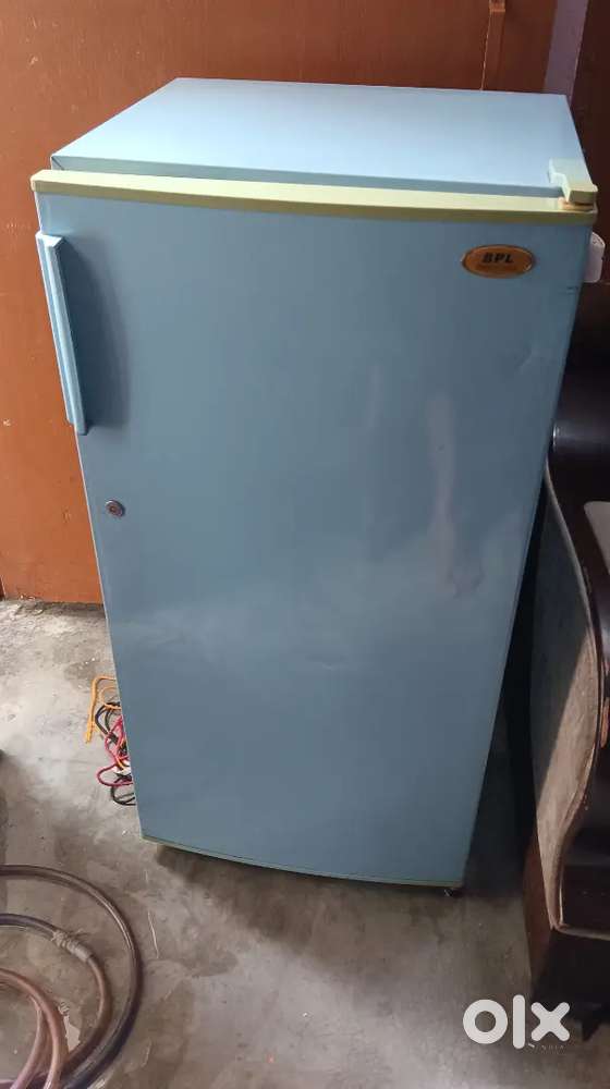 FRIDGE 175 litre first class condition