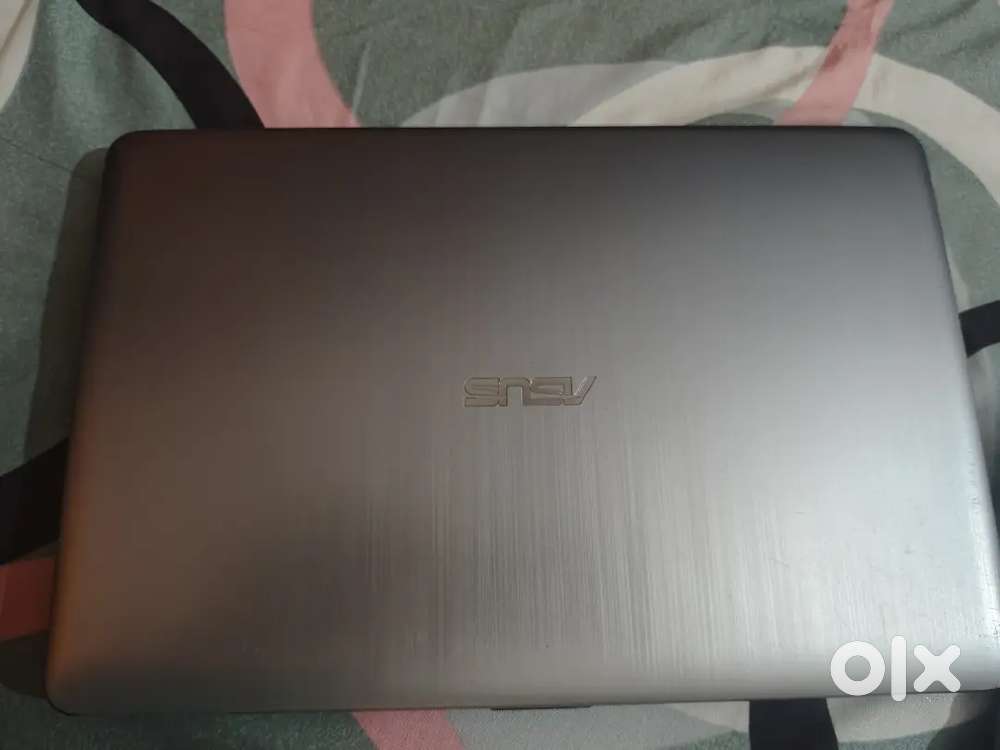 Asus laptop 1000gb hardisk good condition