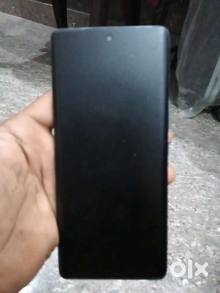 New mobile lena hai is wajah say sell kra hu