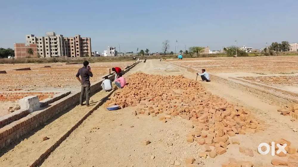 सुल्तानपुर रोड पर न्यू रेलवे स्टेशन से नजदीक अप्रूव्ड सोसाइटी मे प्लॉट