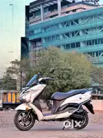 SUZUKI BURGMAN STREET 125 BLUETOOTH