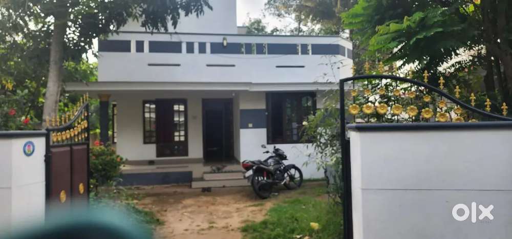 House for sale at Naruvamoodu