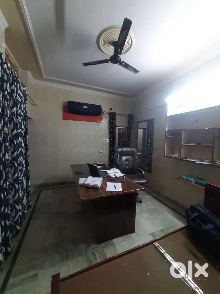 Flat for sale in Gyan Sarover Colony.