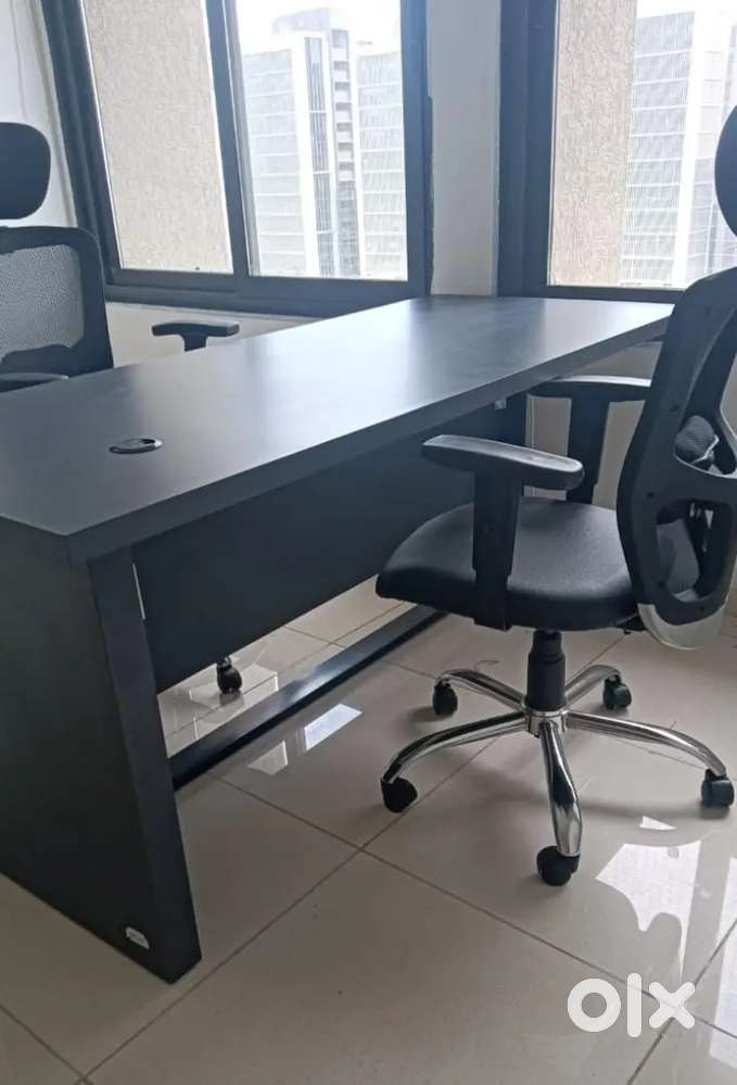 Executive table