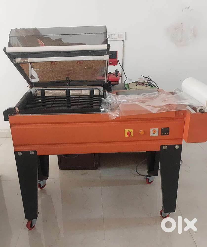 Shrink wrap machine