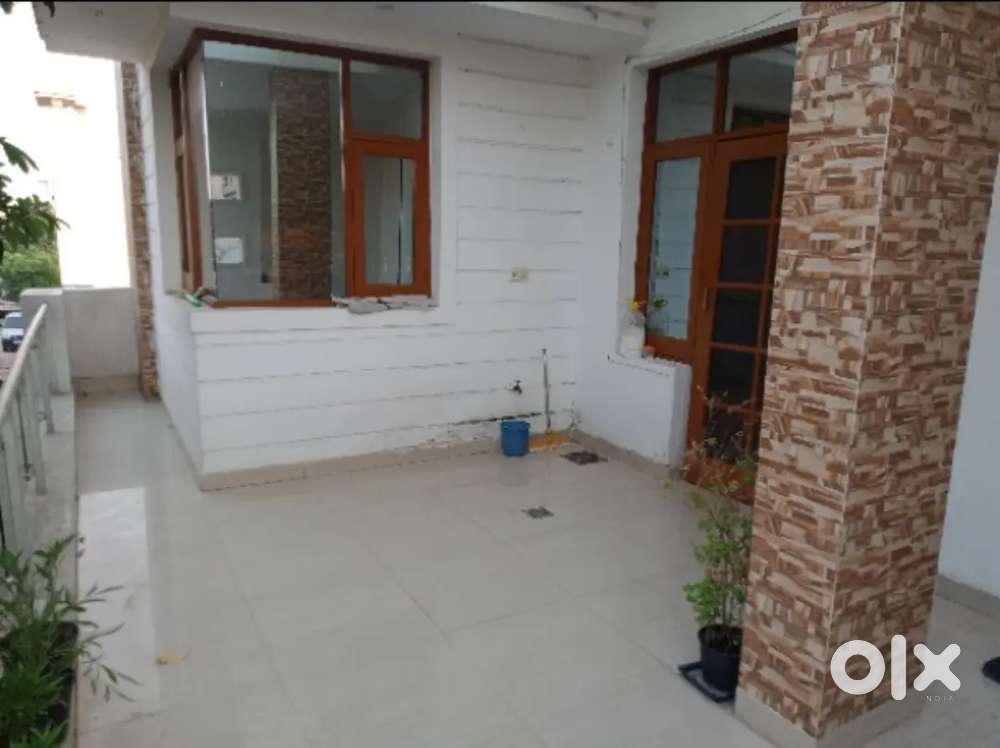 Luxurious 1bhk for small working families