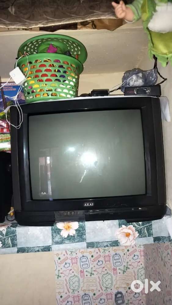 21  AKAI original TV for sale