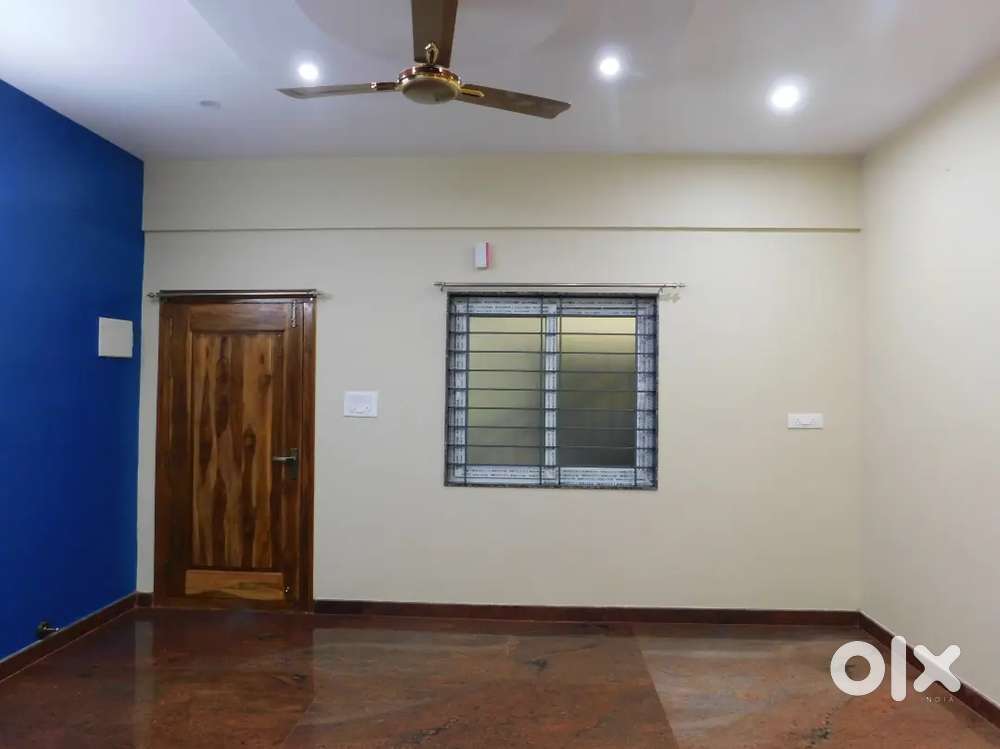 3 bhk flat spavious flat available for sale