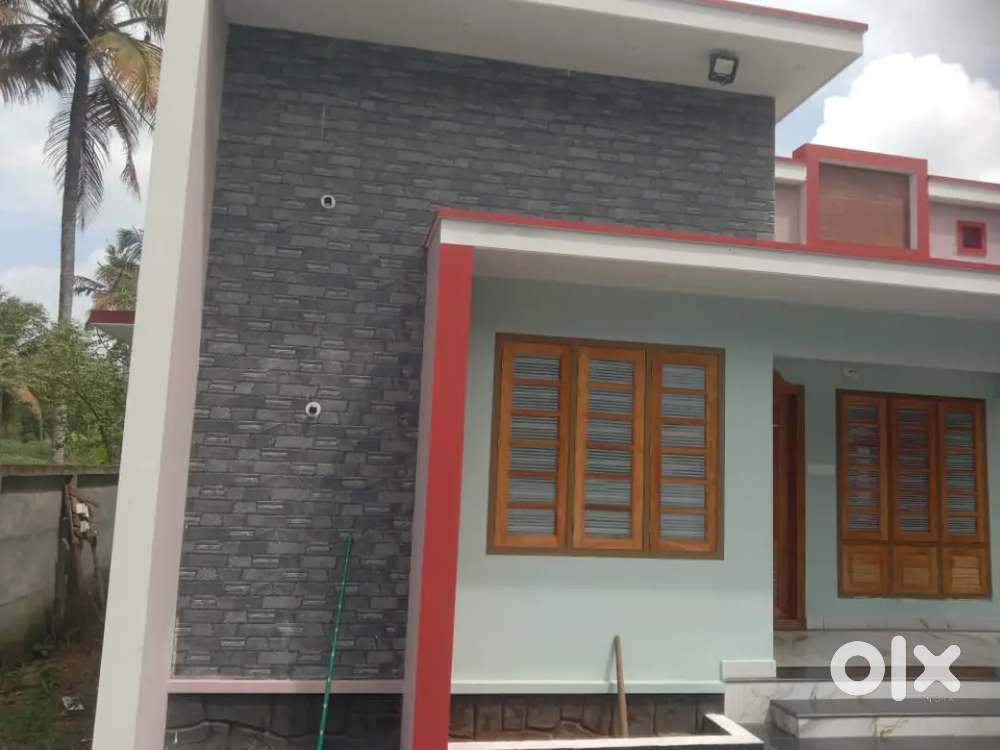 POOTHAKULAM 10 CENTM VIEEDUM