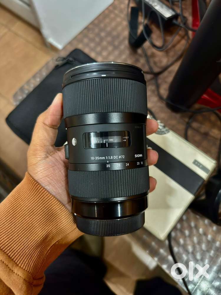Sigma 18-35 1.8 EF lens