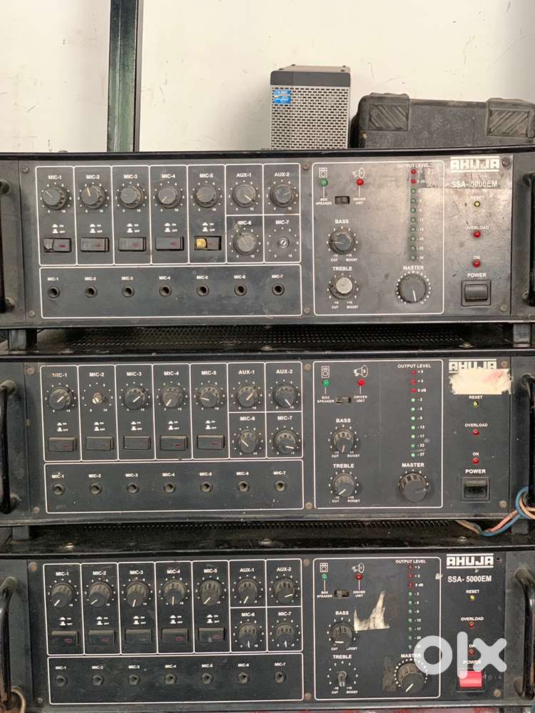 DJ Amplifier of Ahuja company of 500 watt each set is of 18000.