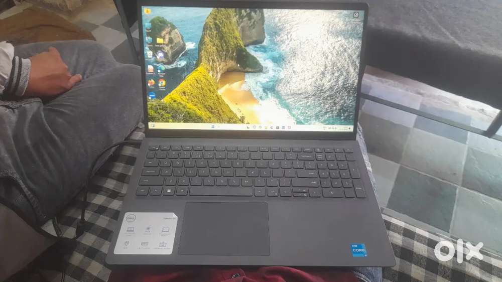 LAPTOP DELL,  i3-13th Generation