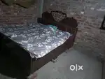Double bed box wala