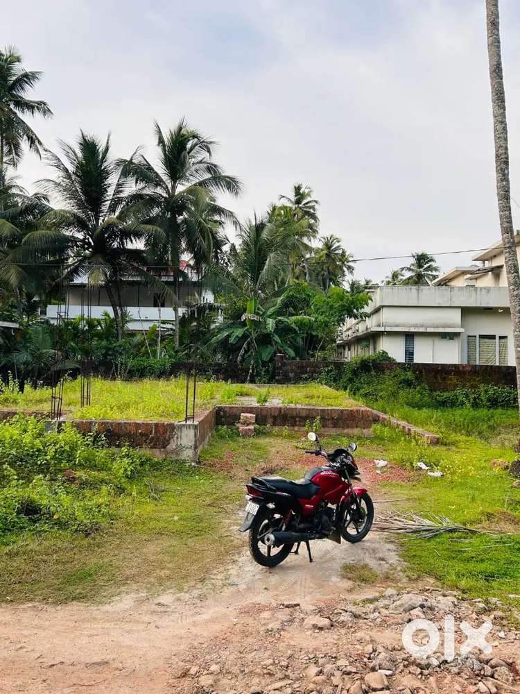 തീരുർ, പരിയാപുരം-കാനൂർ ഭാഗത്തു 6.75 സെന്റും തറയും വില്പനക്ക്