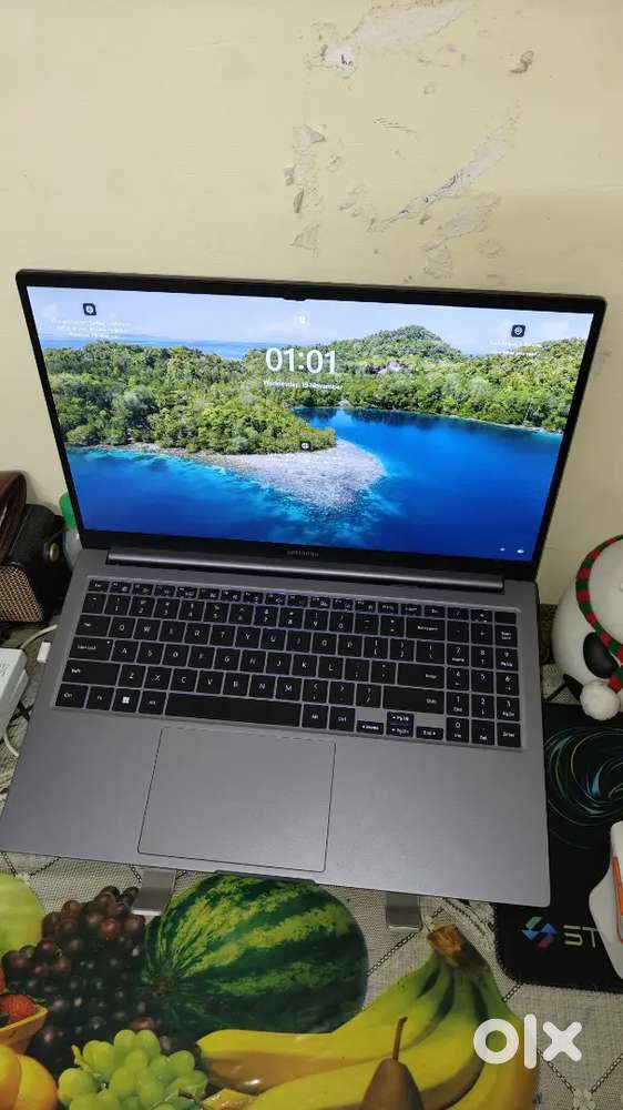 Samsung galaxy Book 4 i5 13th generation 8/512