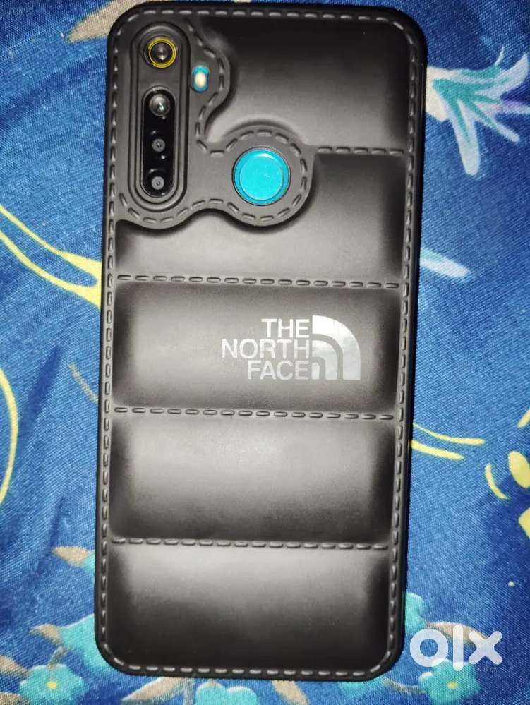 realme 5i  ram 4  64 storage