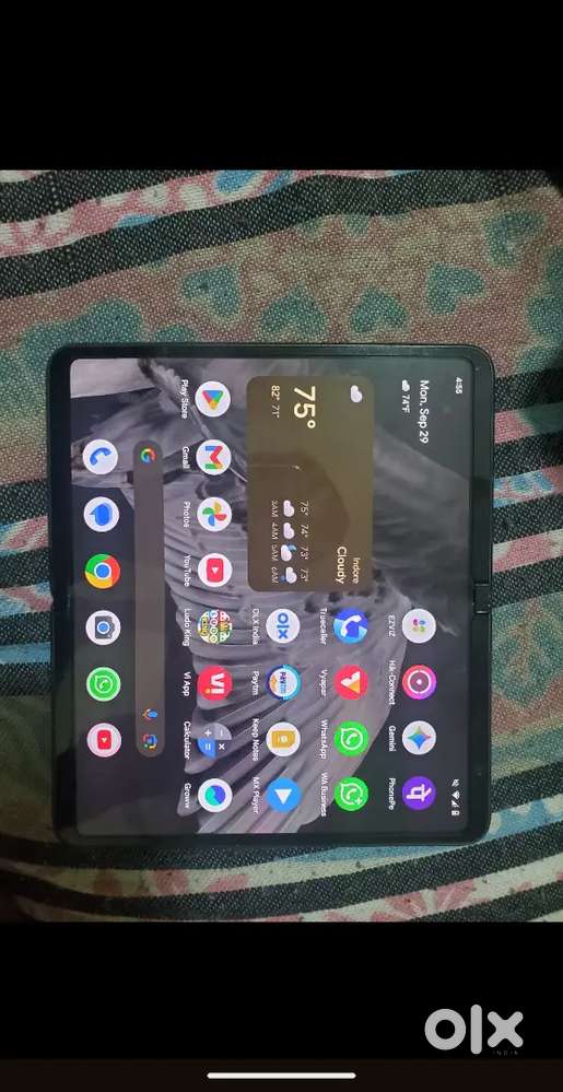 Google pixel fold mint condition