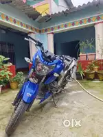 Apache 160 4v one handed runing
