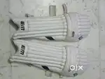 EM GT 1.0 cricket batting pad . EM GT series batting pad for play game