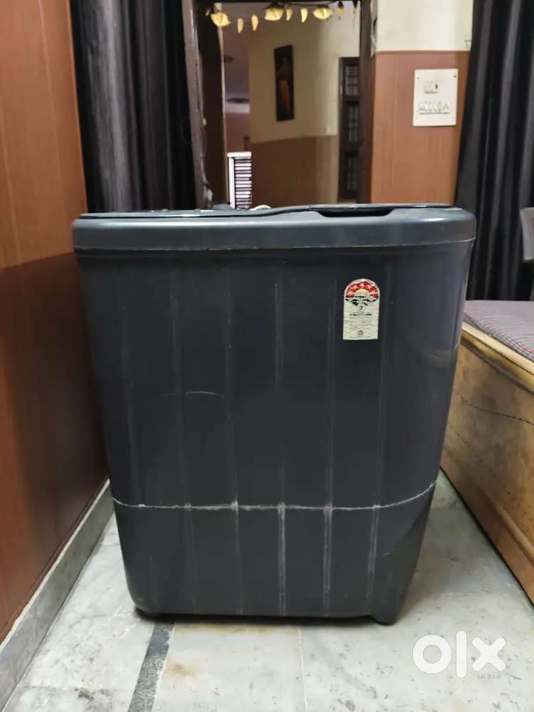 Whirlpool washing machine  semi automatic