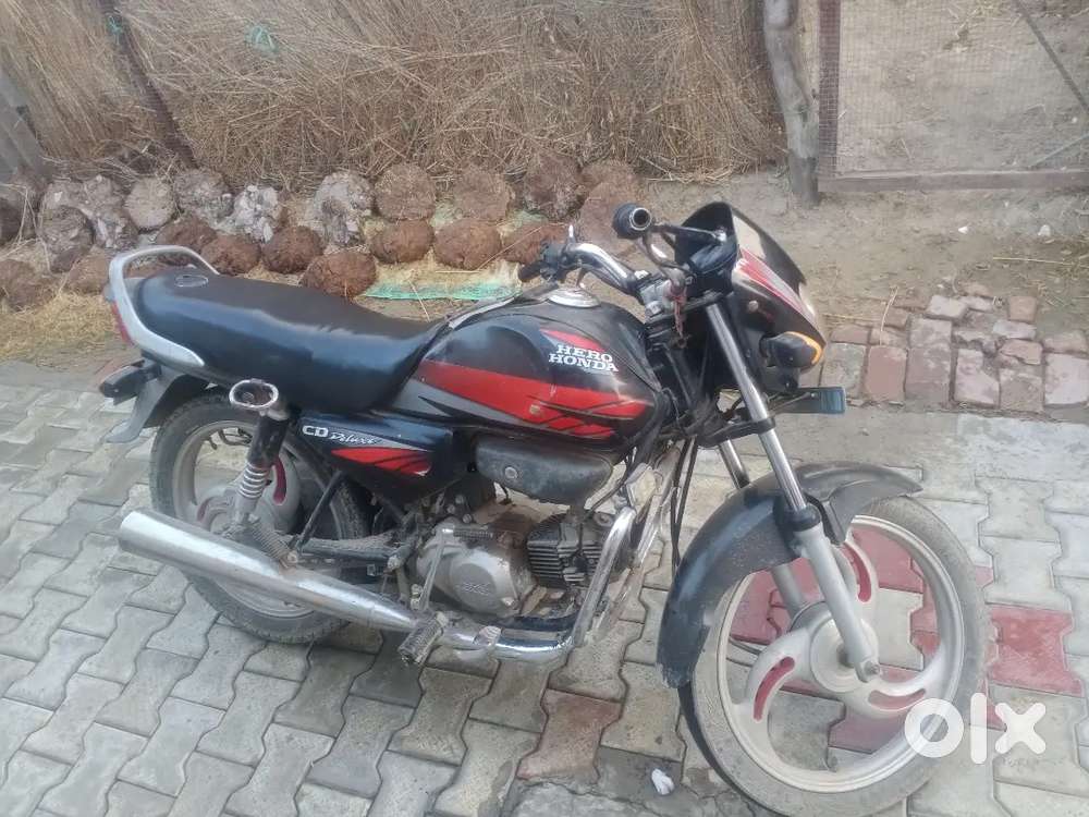 Hero honda CD deluxe red black