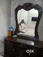 Dressing with mirror