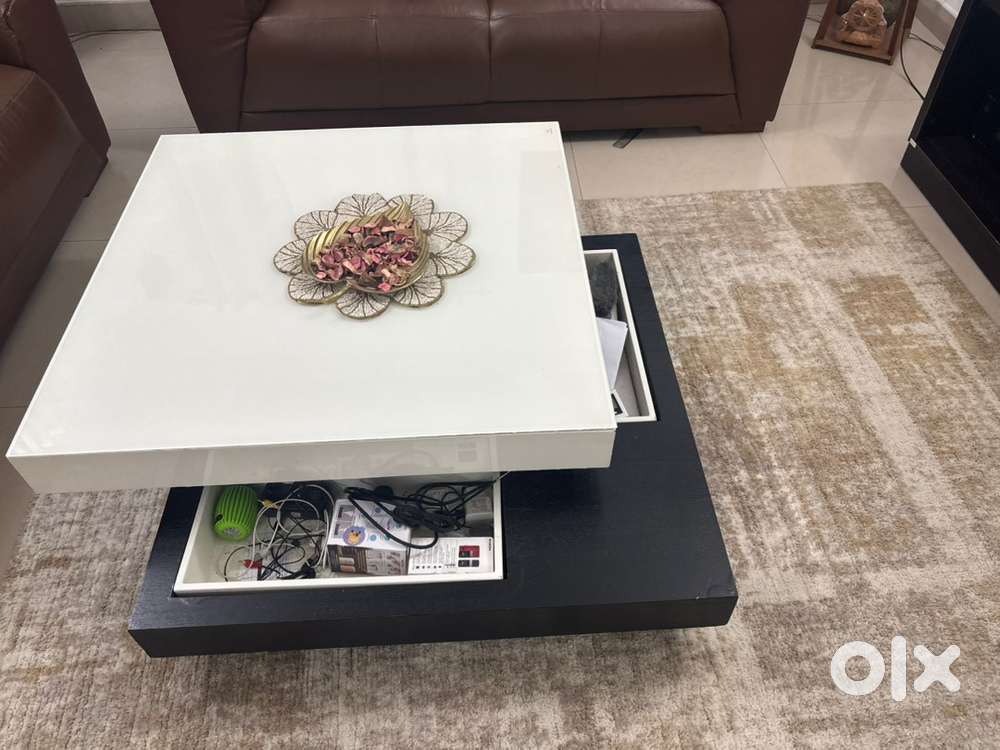 Royal oak tempered glass center table