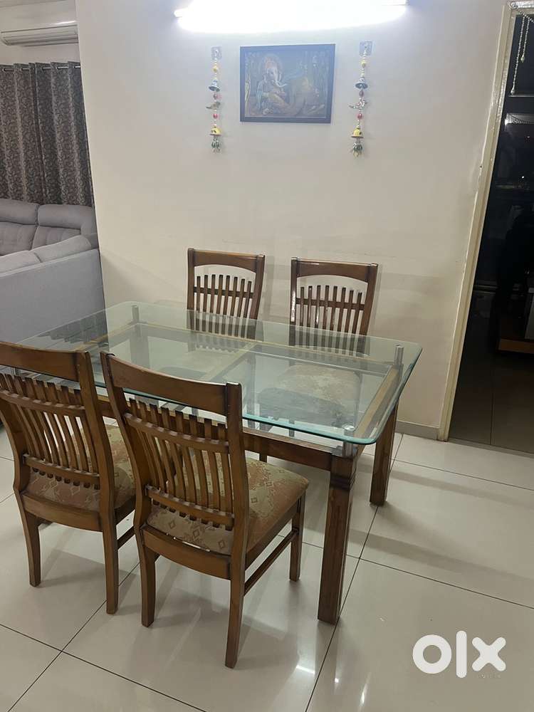 Glass Table 4 Chair