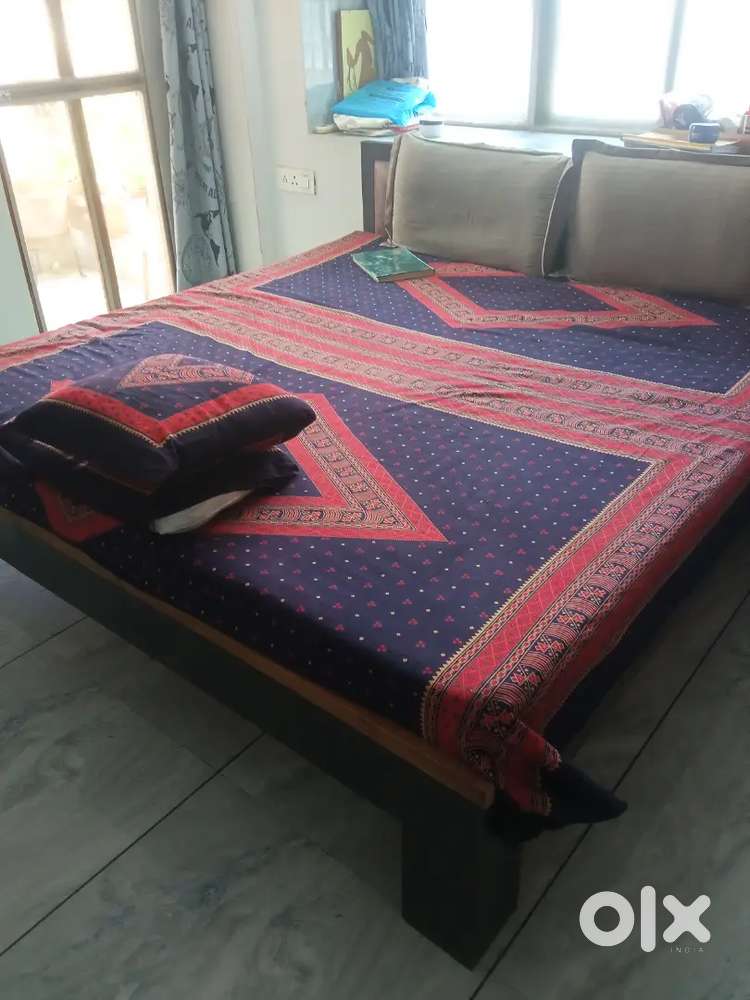 Sell my double bed..it made with hard ply...only 3 yrs old..