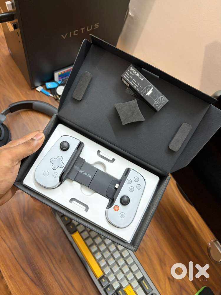 Backbone controller    Lightning Earphone