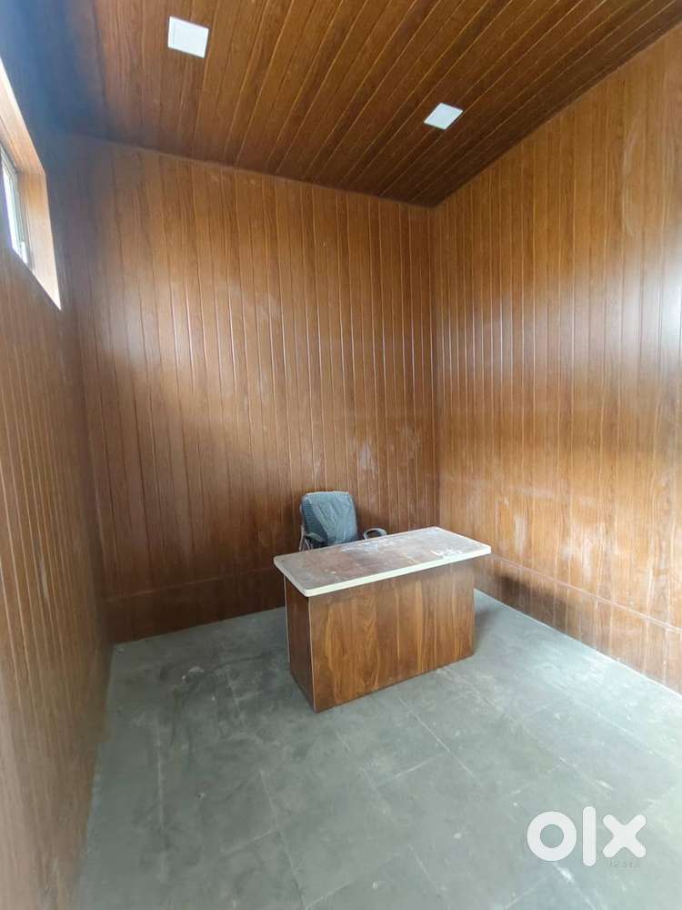 SEMI FURNISHED OFFICE  @ KRANTI CHOWK