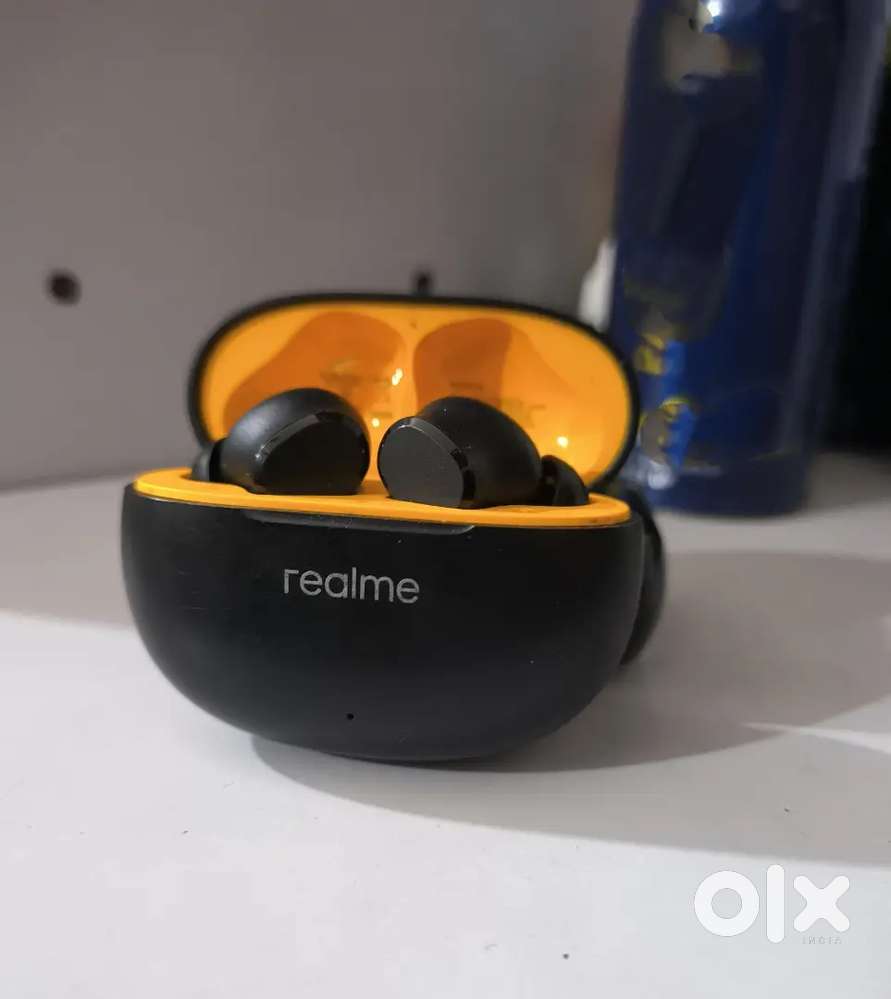 Realme Buds T110 Perfectly Working worth ₹1400, Wholesale & Retail