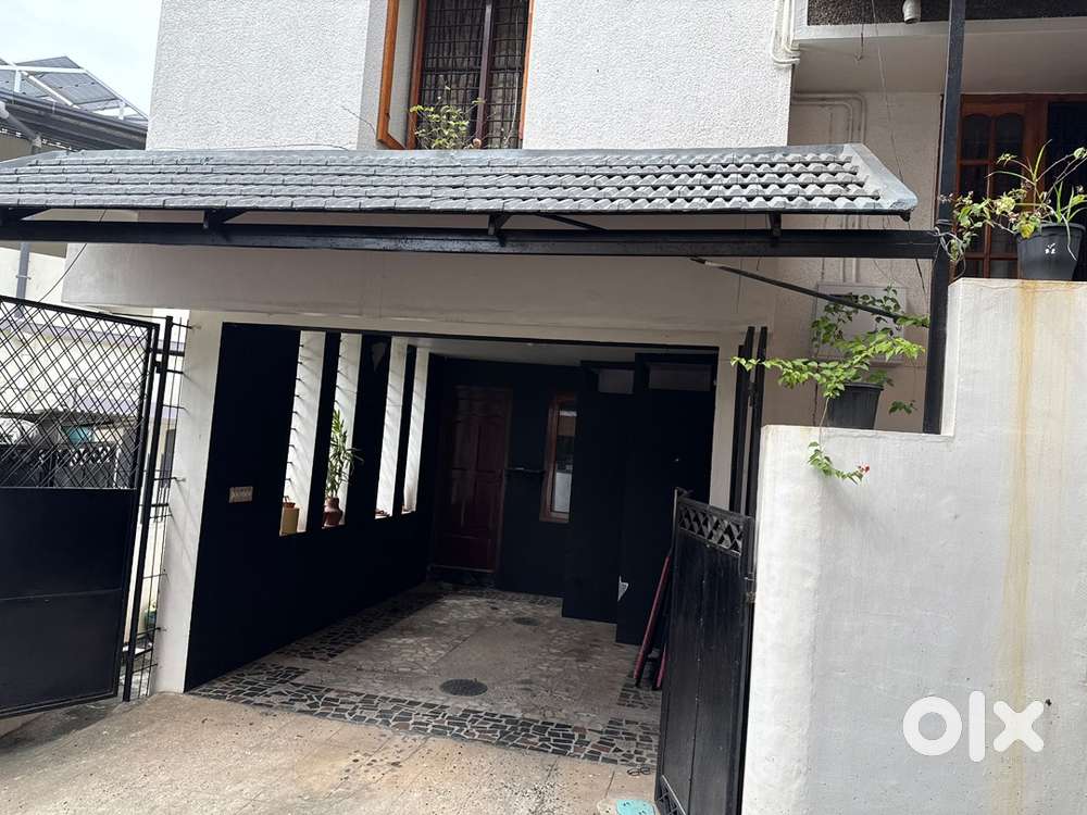 1 bed attached available at Vazhuthycad & Chalakuzhy road