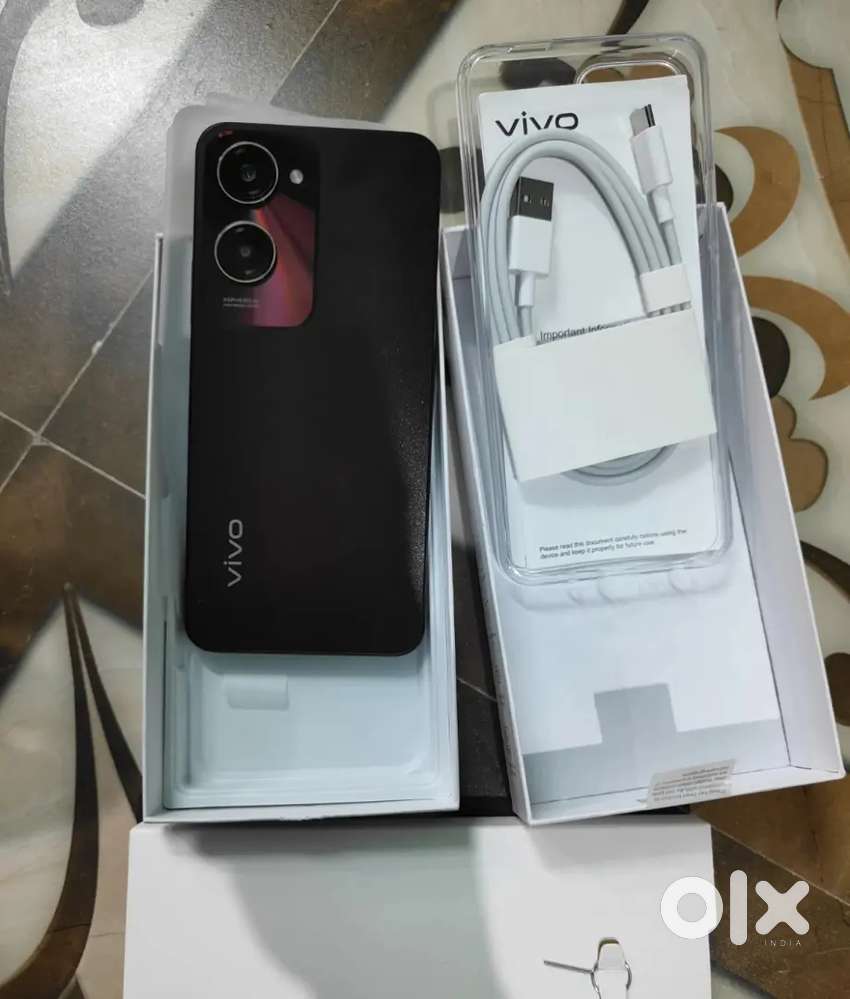 Vivo y 28 5G 128 GB 5 month old phone