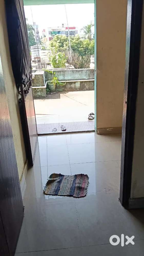 Urgent selling 1 roommates girl