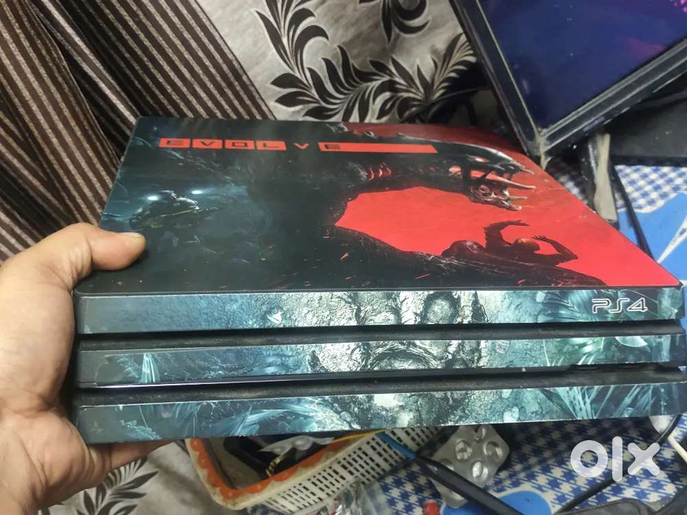 Ps4 Pro sealed & excellent condition