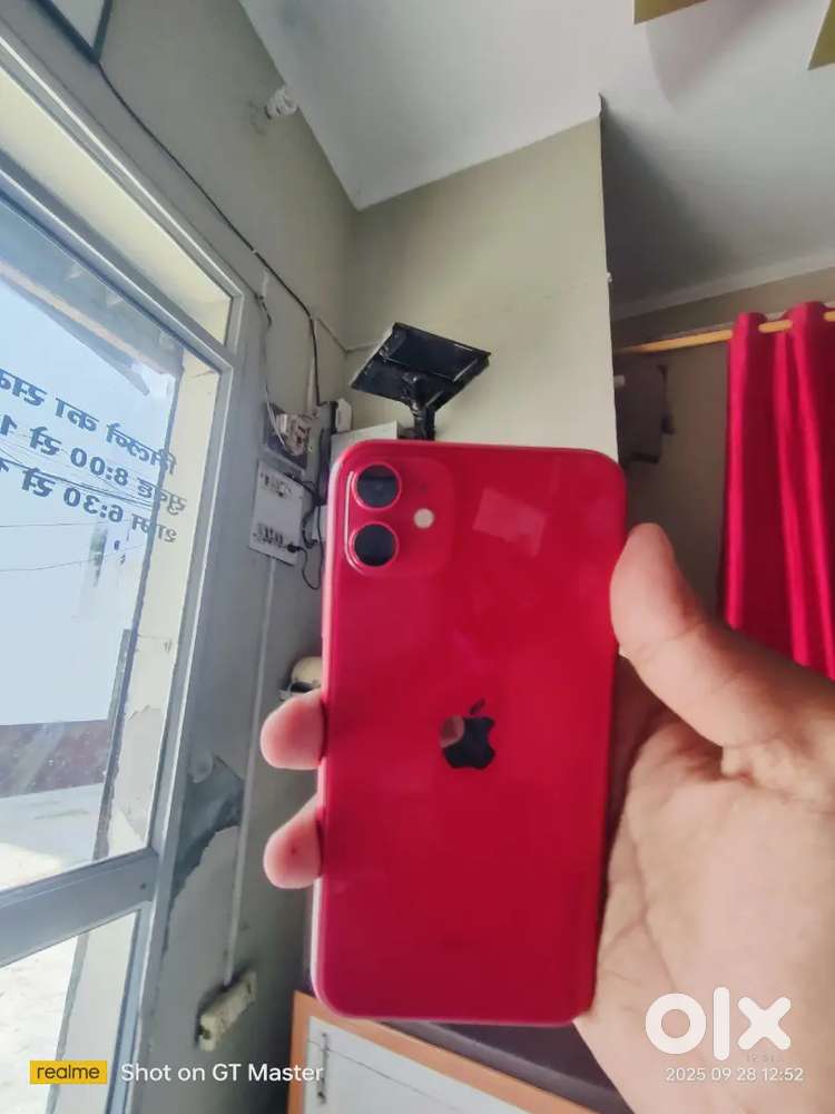 iPhone 11 good condition only battery new